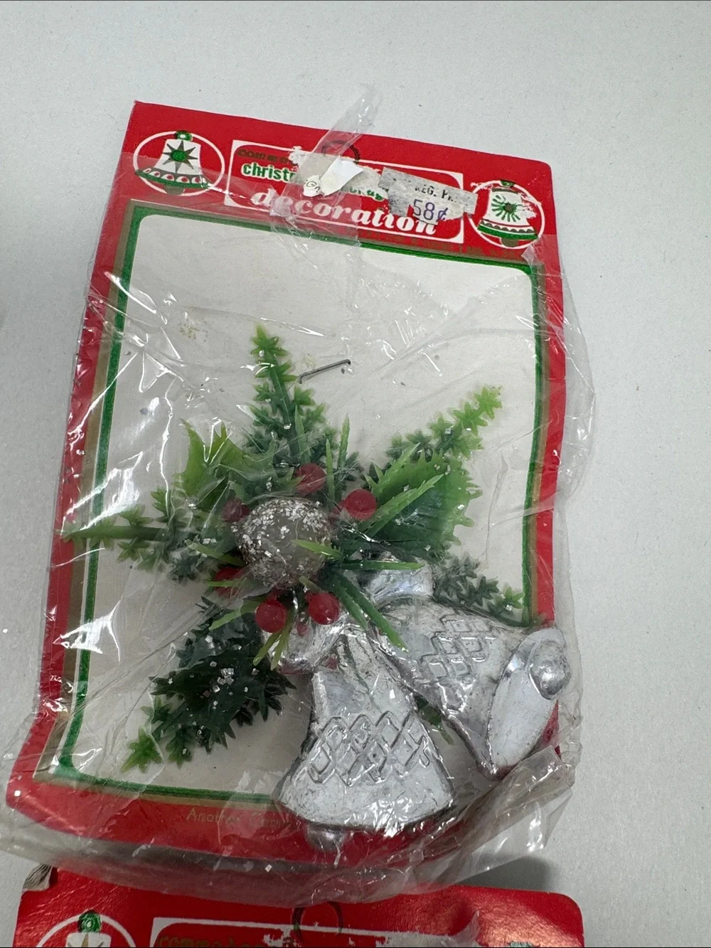 VINTAGE COMMODORE CHRISTMAS GIFT TIE ONS LOT OF 4 FLAWS PLASTIC BELLS PINE SPRIG